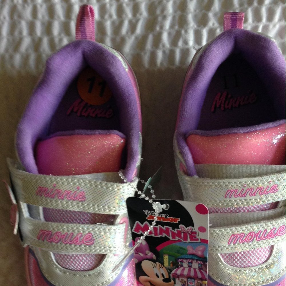 Minnie Mouse Toddler Girls Light Up Sneaker - Picture 2 of 16